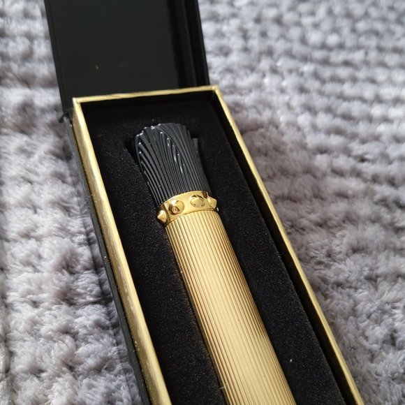 "Host Pick" Louboutin Rare Mascara New - Picture 2 of 5